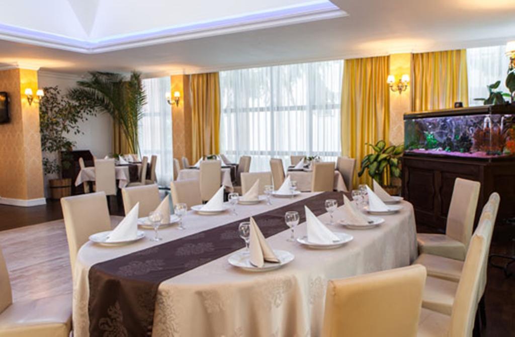 Hotel Rex Сигишоара Экстерьер фото