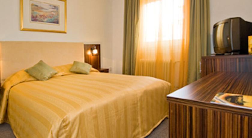 Hotel Rex Сигишоара Экстерьер фото